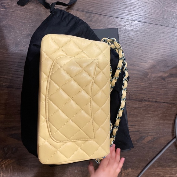 Chanel Classic Flap mini in warm yellow - Picture 7 of 7